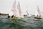<a href='bateau.php?id_bateau_select=13'>4.45(3634 ?)</a> : <a href='equipier.php?id_contact_select=66'>Françoise B</a> - <a href='equipier.php?id_contact_select=26'>Marion B</a> - <a href='equipier.php?id_contact_select=27'>Morgane B</a> <br> <a href='bateau.php?id_bateau_select=21'>Flibustier(888)</a> : <a href='equipier.php?id_contact_select=43'>Jean Pierre G</a> - <a href='equipier.php?id_contact_select=44'>Mariane G</a>