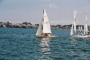 <a href='bateau.php?id_bateau_select=11'>4.45(3582)</a> : <a href='equipier.php?id_contact_select=21'>Isabelle B</a> - <a href='equipier.php?id_contact_select=22'>Cédric B</a> <br> <a href='bateau.php?id_bateau_select=7'>420(43115)</a> : <a href='equipier.php?id_contact_select=13'>Olivier A</a> - <a href='equipier.php?id_contact_select=14'>Fabrice G</a>