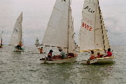 <a href='bateau.php?id_bateau_select=11'>4.45(3582)</a> : <a href='equipier.php?id_contact_select=22'>Cédric B</a> - <a href='equipier.php?id_contact_select=21'>Isabelle B</a> <br> <a href='bateau.php?id_bateau_select=19'>Caneton(2375)</a> : <a href='equipier.php?id_contact_select=38'>François H</a> - <a href='equipier.php?id_contact_select=40'>Stéphane H</a> <br> <a href='bateau.php?id_bateau_select=73'>SNIPE(8752)</a> : <a href='equipier.php?id_contact_select=142'>David P</a> - <a href='equipier.php?id_contact_select=143'>Frédéric B</a>