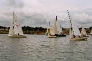 <a href='bateau.php?id_bateau_select=36'>Tequila</a> : <a href='equipier.php?id_contact_select=133'>Laurent N</a> - <a href='equipier.php?id_contact_select=134'>Céline C</a> - <a href='equipier.php?id_contact_select=80'>Damien D</a> <br> <a href='bateau.php?id_bateau_select=11'>4.45(3582)</a> : <a href='equipier.php?id_contact_select=22'>Cédric B</a> - <a href='equipier.php?id_contact_select=21'>Isabelle B</a> <br> <a href='bateau.php?id_bateau_select=20'>505(4224)</a> : <a href='equipier.php?id_contact_select=39'>Frédéric H</a> - <a href='equipier.php?id_contact_select=120'>Valérie V</a>