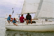 <a href='bateau.php?id_bateau_select=34'>Sangria</a> : <a href='equipier.php?id_contact_select=77'>Luc V</a> - <a href='equipier.php?id_contact_select=78'>Frédérique V</a> - <a href='equipier.php?id_contact_select=131'>Pierre D</a>