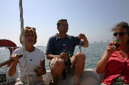 <a href='bateau.php?id_bateau_select=32'>Ecume de Mer</a> : <a href='equipier.php?id_contact_select=71'>Sylvie d</a> - <a href='equipier.php?id_contact_select=72'>Thierry D</a> - <a href='equipier.php?id_contact_select=169'>Véronique G</a> - <a href='equipier.php?id_contact_select=170'>Elisabeth G</a>