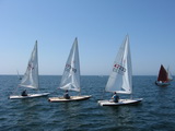 <a href='bateau.php?id_bateau_select=98'>Aven 4,60</a> : <a href='equipier.php?id_contact_select=209'>Jérôme C</a> <br> <a href='bateau.php?id_bateau_select=96'>Laser(179790)</a> : <a href='equipier.php?id_contact_select=205'>Maud L</a> <br> <a href='bateau.php?id_bateau_select=81'>Laser(42233)</a> : <a href='equipier.php?id_contact_select=7'>Emmanuel V</a> <br> <a href='bateau.php?id_bateau_select=95'>Laser(45147)</a> : <a href='equipier.php?id_contact_select=206'>Benoît L</a>