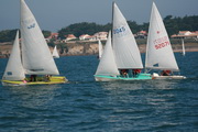 <a href='bateau.php?id_bateau_select=14'>4.45(5045)</a> :  <br> <a href='bateau.php?id_bateau_select=4'>470</a> : <a href='equipier.php?id_contact_select=206'>Benoît L</a> - <a href='equipier.php?id_contact_select=205'>Maud L</a> <br> <a href='bateau.php?id_bateau_select=103'>Laser(92071)</a> : <a href='equipier.php?id_contact_select=219'>Benoît R</a>