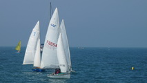 <a href='bateau.php?id_bateau_select=106'>420</a> : <a href='equipier.php?id_contact_select=189'>François Xavier H</a> - <a href='equipier.php?id_contact_select=190'>Brieuc H</a> <br> <a href='bateau.php?id_bateau_select=2'>470(8854)</a> : <a href='equipier.php?id_contact_select=100'>Julien L</a> - <a href='equipier.php?id_contact_select=213'>Denis B</a>