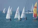 <a href='bateau.php?id_bateau_select=26'>Dart 18(1251)</a> : <a href='equipier.php?id_contact_select=92'>Yves A</a> - <a href='equipier.php?id_contact_select=66'>Françoise B</a>