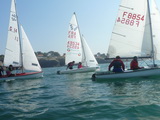 <a href='bateau.php?id_bateau_select=89'>420(49534)</a> : <a href='equipier.php?id_contact_select=196'>Florence P</a> - <a href='equipier.php?id_contact_select=6'>Corentin P</a> <br> <a href='bateau.php?id_bateau_select=5'>470(4851 / G 14)</a> : <a href='equipier.php?id_contact_select=214'>Gonzague N</a> - <a href='equipier.php?id_contact_select=227'>E D</a> <br> <a href='bateau.php?id_bateau_select=2'>470(8854)</a> : <a href='equipier.php?id_contact_select=100'>Julien L</a> - <a href='equipier.php?id_contact_select=213'>Denis B</a>