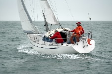 <a href='bateau.php?id_bateau_select=32'>Ecume de Mer</a> : <a href='equipier.php?id_contact_select=72'>Thierry D</a> - <a href='equipier.php?id_contact_select=132'>Patrick C</a> - <a href='equipier.php?id_contact_select=74'>Noël G</a> - <a href='equipier.php?id_contact_select=71'>Sylvie d</a> - <a href='equipier.php?id_contact_select=221'>Anne M</a>