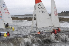 <a href='bateau.php?id_bateau_select=103'>Laser(92071)</a> : <a href='equipier.php?id_contact_select=219'>Benoît R</a> <br> <a href='bateau.php?id_bateau_select=120'>470</a> : <a href='equipier.php?id_contact_select=249'>Bertrand D</a> - <a href='equipier.php?id_contact_select=250'>Zacharie N</a> <br> <a href='bateau.php?id_bateau_select=119'>Apache</a> : <a href='equipier.php?id_contact_select=244'>Pierre D</a> - <a href='equipier.php?id_contact_select=245'>Benoit D</a>