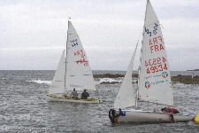 <a href='bateau.php?id_bateau_select=89'>420(49534)</a> : <a href='equipier.php?id_contact_select=196'>Florence P</a> - <a href='equipier.php?id_contact_select=189'>François Xavier H</a> <br> <a href='bateau.php?id_bateau_select=120'>470</a> : <a href='equipier.php?id_contact_select=249'>Bertrand D</a> - <a href='equipier.php?id_contact_select=250'>Zacharie N</a>