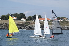 <a href='bateau.php?id_bateau_select=114'>Laser(187617)</a> : <a href='equipier.php?id_contact_select=206'>Benoît L</a> <br> <a href='bateau.php?id_bateau_select=99'>Thiôff (3,80)</a> : <a href='equipier.php?id_contact_select=252'>Grégoire D</a> - <a href='equipier.php?id_contact_select=9'>Mathieu D</a> - <a href='equipier.php?id_contact_select=248'>Camille J</a> <br> <a href='bateau.php?id_bateau_select=116'>Topaz</a> : <a href='equipier.php?id_contact_select=238'>Martin B</a> - <a href='equipier.php?id_contact_select=184'>Claire A</a>