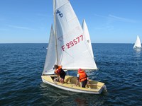 <a href='bateau.php?id_bateau_select=121'>420(29577)</a> : <a href='equipier.php?id_contact_select=178'>Christian S</a> - <a href='equipier.php?id_contact_select=113'>Charlotte D</a>