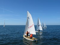 <a href='bateau.php?id_bateau_select=121'>420(29577)</a> : <a href='equipier.php?id_contact_select=178'>Christian S</a> - <a href='equipier.php?id_contact_select=113'>Charlotte D</a>