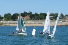 <a href='bateau.php?id_bateau_select=89'>420(49534)</a> : <a href='equipier.php?id_contact_select=195'>Hugo P</a> - <a href='equipier.php?id_contact_select=208'>Martin P</a> - <a href='equipier.php?id_contact_select=5'>Pierre P</a> <br> <a href='bateau.php?id_bateau_select=21'>Flibustier(888)</a> : <a href='equipier.php?id_contact_select=43'>Jean Pierre G</a> - <a href='equipier.php?id_contact_select=44'>Mariane G</a> <br> <a href='bateau.php?id_bateau_select=97'>Laser(154670)</a> : <a href='equipier.php?id_contact_select=207'>Jean-Claude C</a>