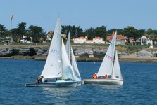 <a href='bateau.php?id_bateau_select=19'>Caneton(2375)</a> : <a href='equipier.php?id_contact_select=39'>Frédéric H</a> - <a href='equipier.php?id_contact_select=236'>Frédéric F</a> <br> <a href='bateau.php?id_bateau_select=121'>420(29577)</a> : <a href='equipier.php?id_contact_select=178'>Christian S</a> - <a href='equipier.php?id_contact_select=113'>Charlotte D</a>