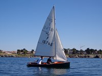 <a href='bateau.php?id_bateau_select=118'>Vaurien(16746)</a> : <a href='equipier.php?id_contact_select=253'>Alexandre B</a> - <a href='equipier.php?id_contact_select=254'>Paul B</a> - <a href='equipier.php?id_contact_select=255'>Caroline R</a>