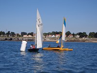 <a href='bateau.php?id_bateau_select=123'>Tricard </a> : <a href='equipier.php?id_contact_select=259'>Guillaume H</a> - <a href='equipier.php?id_contact_select=260'>Thomas A</a> <br> <a href='bateau.php?id_bateau_select=118'>Vaurien(16746)</a> : <a href='equipier.php?id_contact_select=253'>Alexandre B</a> - <a href='equipier.php?id_contact_select=254'>Paul B</a> - <a href='equipier.php?id_contact_select=255'>Caroline R</a>