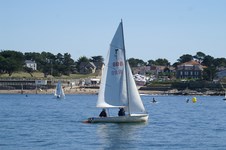 <a href='bateau.php?id_bateau_select=21'>Flibustier(888)</a> : <a href='equipier.php?id_contact_select=43'>Jean Pierre G</a> - <a href='equipier.php?id_contact_select=44'>Mariane G</a>