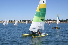 <a href='bateau.php?id_bateau_select=48'>Hobbie 16(70264)</a> : <a href='equipier.php?id_contact_select=52'>Alex R</a> - <a href='equipier.php?id_contact_select=230'>Baptiste R</a> - <a href='equipier.php?id_contact_select=232'>Mathilde R</a>
