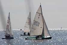 <a href='bateau.php?id_bateau_select=19'>Caneton(2375)</a> : <a href='equipier.php?id_contact_select=39'>Frédéric H</a> - <a href='equipier.php?id_contact_select=236'>Frédéric F</a>