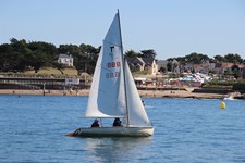 <a href='bateau.php?id_bateau_select=21'>Flibustier(888)</a> : <a href='equipier.php?id_contact_select=43'>Jean Pierre G</a> - <a href='equipier.php?id_contact_select=44'>Mariane G</a>
