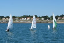 <a href='bateau.php?id_bateau_select=89'>420(49534)</a> : <a href='equipier.php?id_contact_select=195'>Hugo P</a> - <a href='equipier.php?id_contact_select=208'>Martin P</a> - <a href='equipier.php?id_contact_select=5'>Pierre P</a> <br> <a href='bateau.php?id_bateau_select=21'>Flibustier(888)</a> : <a href='equipier.php?id_contact_select=43'>Jean Pierre G</a> - <a href='equipier.php?id_contact_select=44'>Mariane G</a> <br> <a href='bateau.php?id_bateau_select=97'>Laser(154670)</a> : <a href='equipier.php?id_contact_select=207'>Jean-Claude C</a>