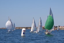 <a href='bateau.php?id_bateau_select=21'>Flibustier(888)</a> : <a href='equipier.php?id_contact_select=43'>Jean Pierre G</a> - <a href='equipier.php?id_contact_select=44'>Mariane G</a>