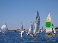 <a href='bateau.php?id_bateau_select=48'>Hobbie 16(70264)</a> : <a href='equipier.php?id_contact_select=52'>Alex R</a> - <a href='equipier.php?id_contact_select=230'>Baptiste R</a> - <a href='equipier.php?id_contact_select=232'>Mathilde R</a>