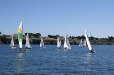<a href='bateau.php?id_bateau_select=48'>Hobbie 16(70264)</a> : <a href='equipier.php?id_contact_select=52'>Alex R</a> - <a href='equipier.php?id_contact_select=230'>Baptiste R</a> - <a href='equipier.php?id_contact_select=232'>Mathilde R</a>