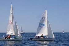 <a href='bateau.php?id_bateau_select=12'>4.45(1092 )</a> : <a href='equipier.php?id_contact_select=200'>Marc P</a> - <a href='equipier.php?id_contact_select=13'>Olivier A</a> <br> <a href='bateau.php?id_bateau_select=2'>470(8854)</a> : 