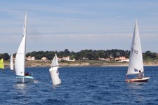 <a href='bateau.php?id_bateau_select=19'>Caneton(2375)</a> : <a href='equipier.php?id_contact_select=40'>Stéphane H</a> - <a href='equipier.php?id_contact_select=236'>Frédéric F</a> <br> <a href='bateau.php?id_bateau_select=96'>Laser(179790)</a> : <a href='equipier.php?id_contact_select=205'>Maud L</a>