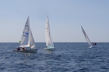 <a href='bateau.php?id_bateau_select=12'>4.45(1092 )</a> : <a href='equipier.php?id_contact_select=200'>Marc P</a> - <a href='equipier.php?id_contact_select=13'>Olivier A</a> <br> <a href='bateau.php?id_bateau_select=19'>Caneton(2375)</a> : <a href='equipier.php?id_contact_select=40'>Stéphane H</a> - <a href='equipier.php?id_contact_select=236'>Frédéric F</a> <br> <a href='bateau.php?id_bateau_select=21'>Flibustier(888)</a> : <a href='equipier.php?id_contact_select=43'>Jean Pierre G</a> - <a href='equipier.php?id_contact_select=45'>Caroline G</a>