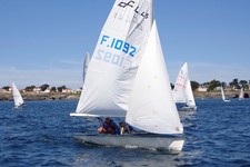 <a href='bateau.php?id_bateau_select=12'>4.45(1092 )</a> : <a href='equipier.php?id_contact_select=200'>Marc P</a> - <a href='equipier.php?id_contact_select=13'>Olivier A</a>