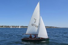 <a href='bateau.php?id_bateau_select=118'>Vaurien(16746)</a> : <a href='equipier.php?id_contact_select=253'>Alexandre B</a> - <a href='equipier.php?id_contact_select=243'>Jean B</a>