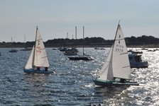 <a href='bateau.php?id_bateau_select=19'>Caneton(2375)</a> : <a href='equipier.php?id_contact_select=40'>Stéphane H</a> - <a href='equipier.php?id_contact_select=236'>Frédéric F</a> <br> <a href='bateau.php?id_bateau_select=21'>Flibustier(888)</a> : <a href='equipier.php?id_contact_select=43'>Jean Pierre G</a> - <a href='equipier.php?id_contact_select=45'>Caroline G</a>