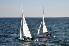 <a href='bateau.php?id_bateau_select=19'>Caneton(2375)</a> : <a href='equipier.php?id_contact_select=40'>Stéphane H</a> - <a href='equipier.php?id_contact_select=236'>Frédéric F</a> <br> <a href='bateau.php?id_bateau_select=21'>Flibustier(888)</a> : <a href='equipier.php?id_contact_select=43'>Jean Pierre G</a> - <a href='equipier.php?id_contact_select=45'>Caroline G</a>
