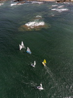 <a href='bateau.php?id_bateau_select=104'>Thiôff (3,80)</a> :  <br> <a href='bateau.php?id_bateau_select=21'>Flibustier(888)</a> : <a href='equipier.php?id_contact_select=43'>Jean Pierre G</a> <br> <a href='bateau.php?id_bateau_select=81'>Laser(42233)</a> : <a href='equipier.php?id_contact_select=7'>Emmanuel V</a>